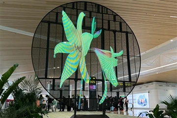Creative Transparent LED Displays ntsia ntawm tshav dav hlau